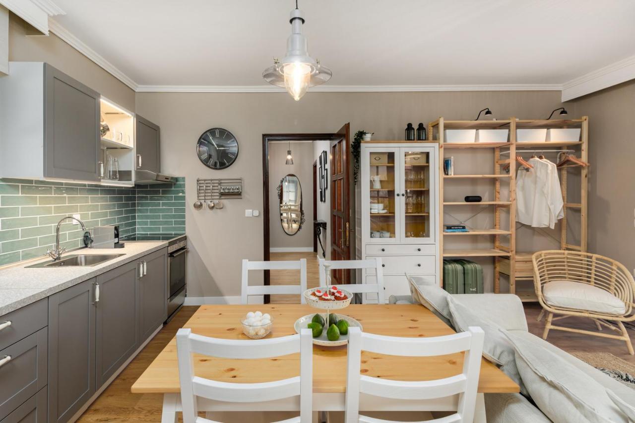 Azure Breeze - Coastal Chic Getaway By The Sea Holiday home