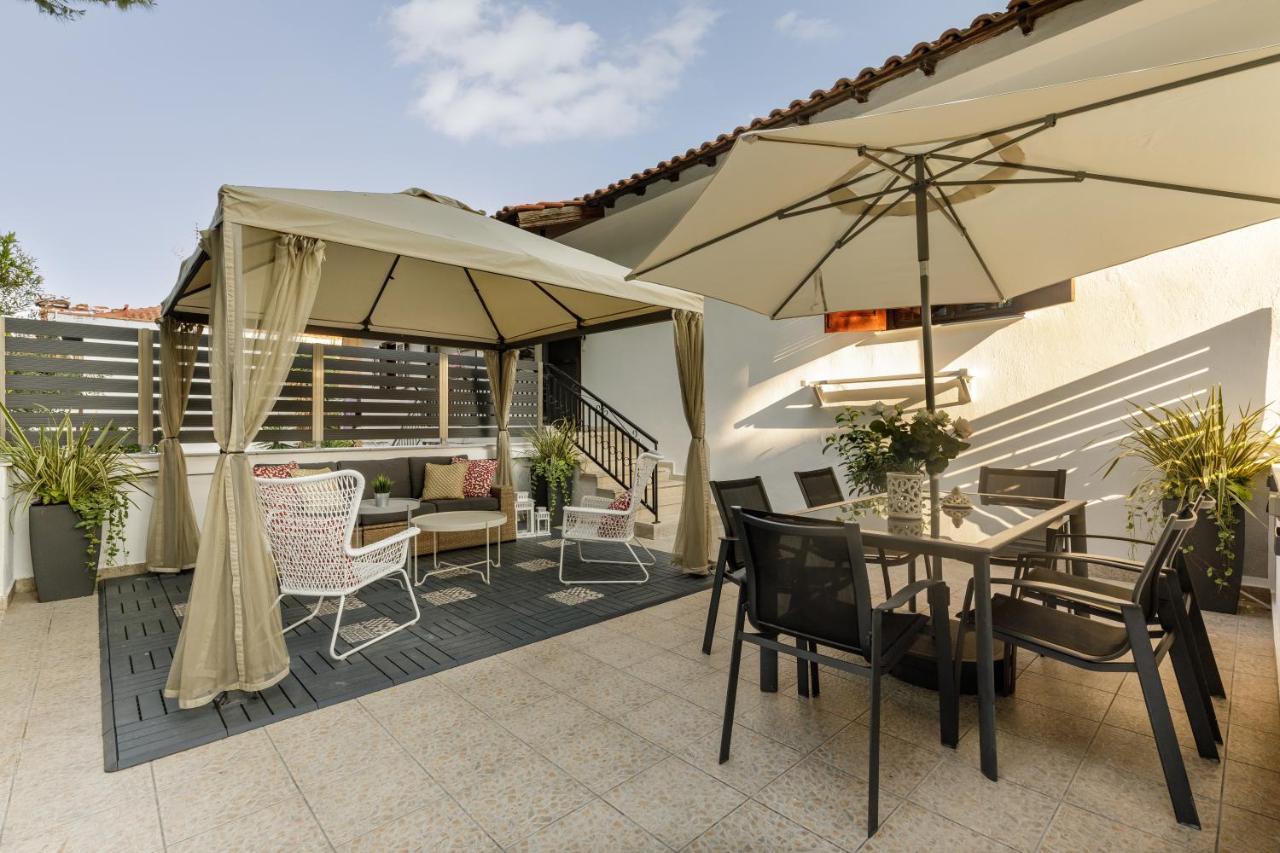 Azure Breeze - Coastal Chic Getaway By The Sea * Psakoudia