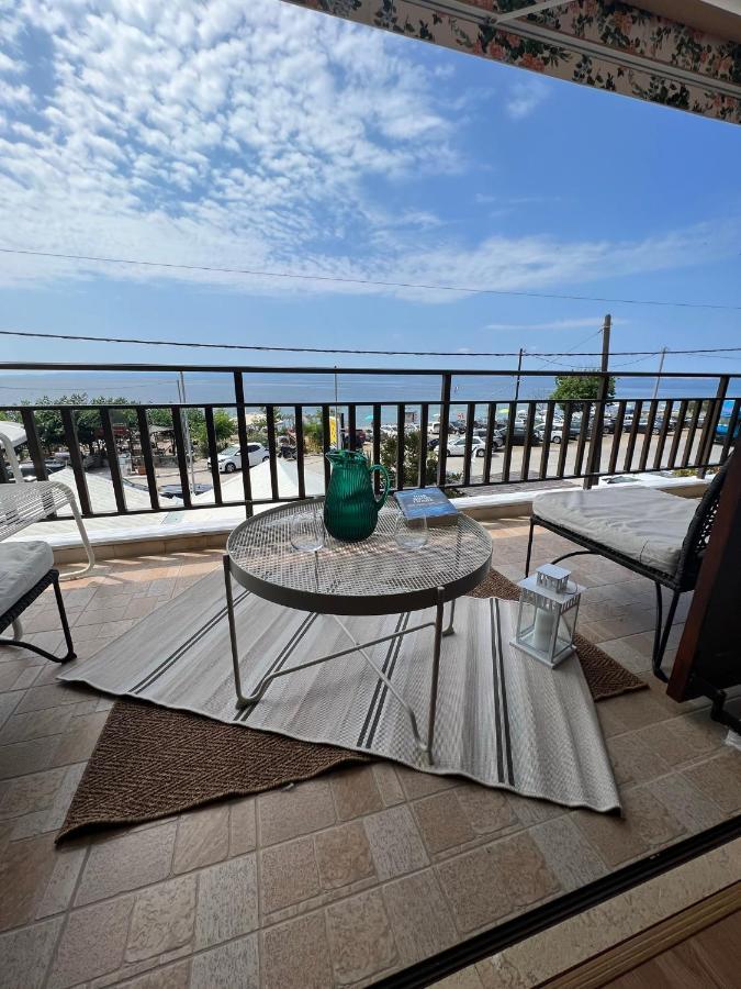 Azure Breeze - Coastal Chic Getaway By The Sea